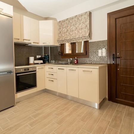 Comfy & Stylish Apt In Ioannina Apartment Exterior photo
