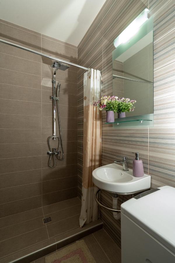 Comfy & Stylish Apt In Ioannina Apartment Exterior photo